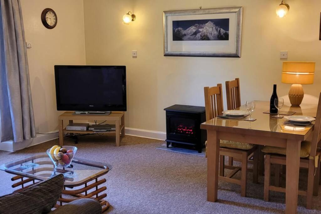 Pitlochry North Wing Apartment - Very Central Exterior photo